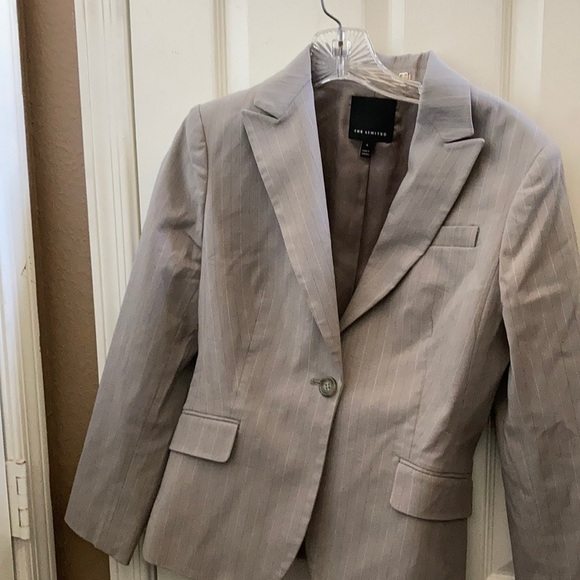 LADIES the limited blazer 4 - Picture 1 of 3